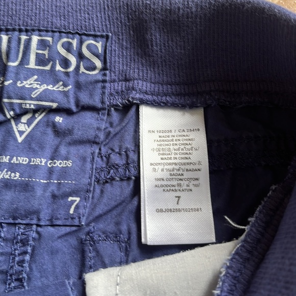 Kids shorts, dark blue, size 7, elastic wristband and zipper and button. - Picture 3 of 5